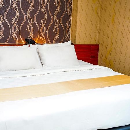 Jle'S Hotel Μανάντο Εξωτερικό φωτογραφία